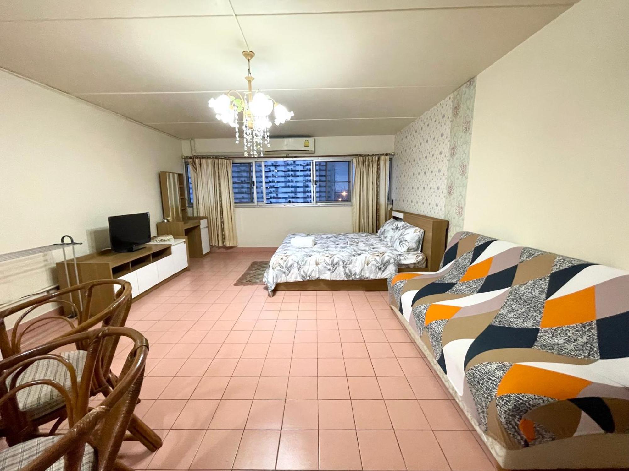 Lively Popular C3-C9 Impact Appartement Nonthaburi Buitenkant foto