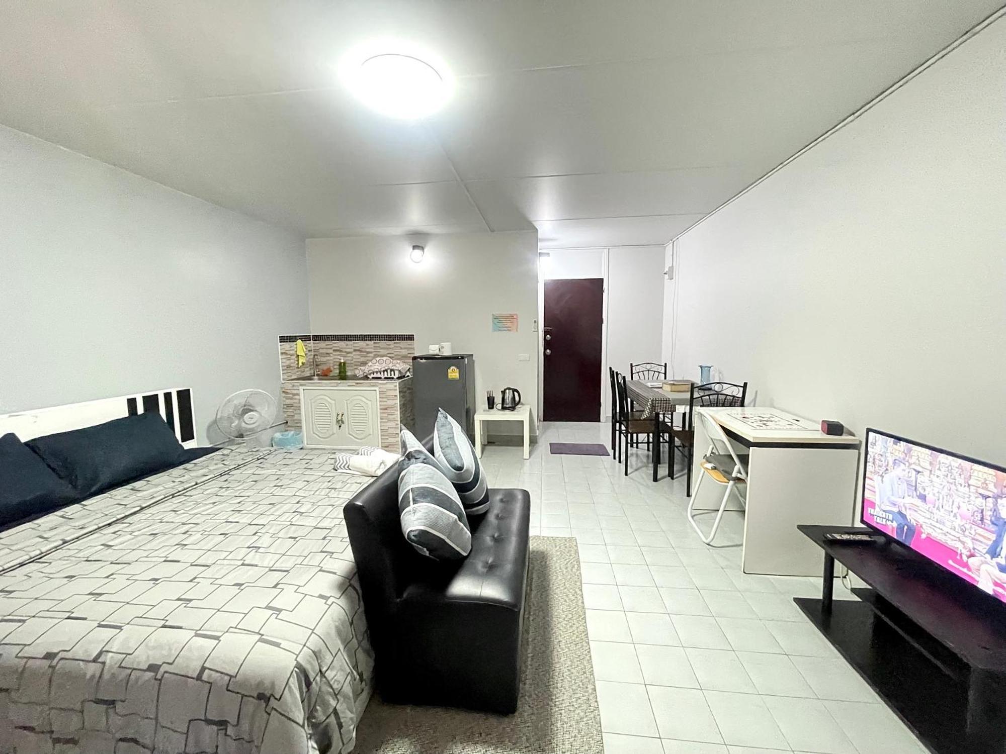 Lively Popular C3-C9 Impact Appartement Nonthaburi Buitenkant foto