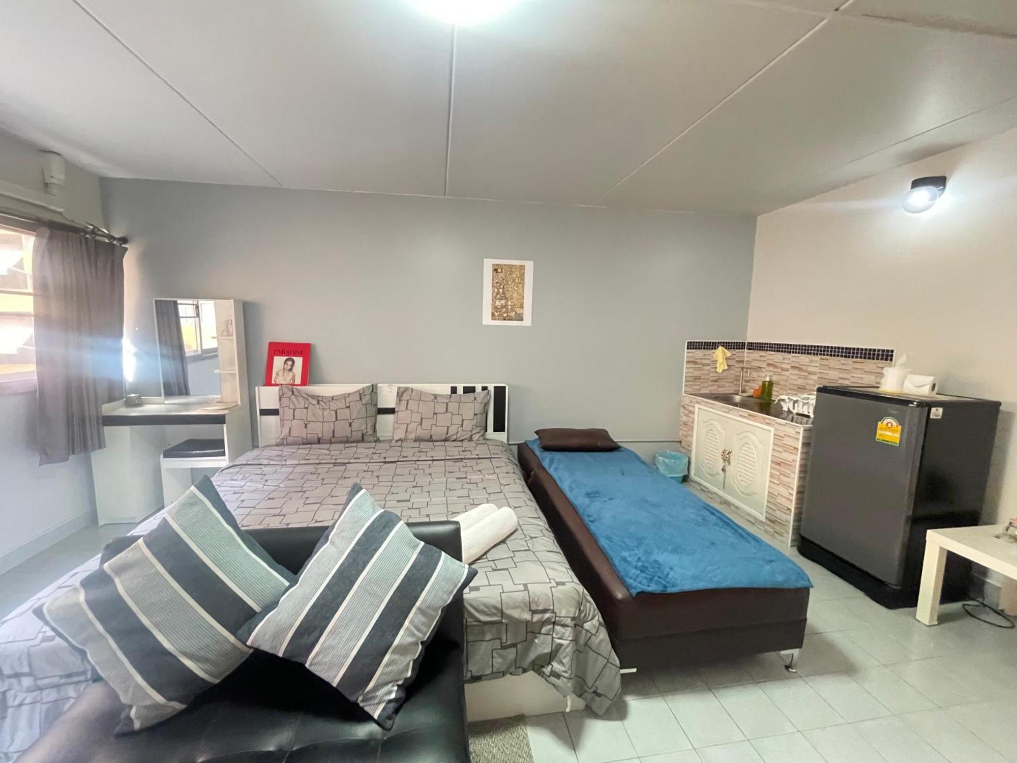 Lively Popular C3-C9 Impact Appartement Nonthaburi Buitenkant foto
